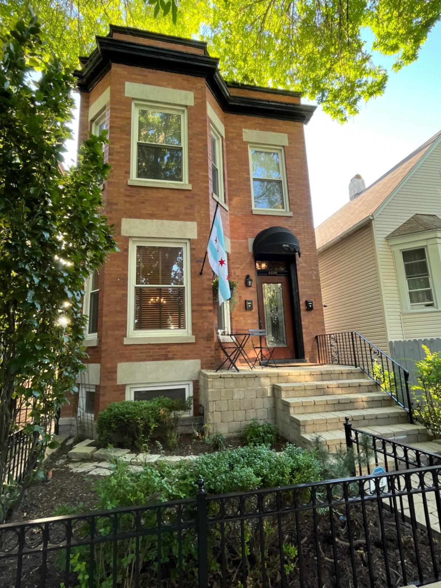 2Br 1Ba Irving Park Updated Vintage Top Unit 2-Flat Chicago Exterior foto
